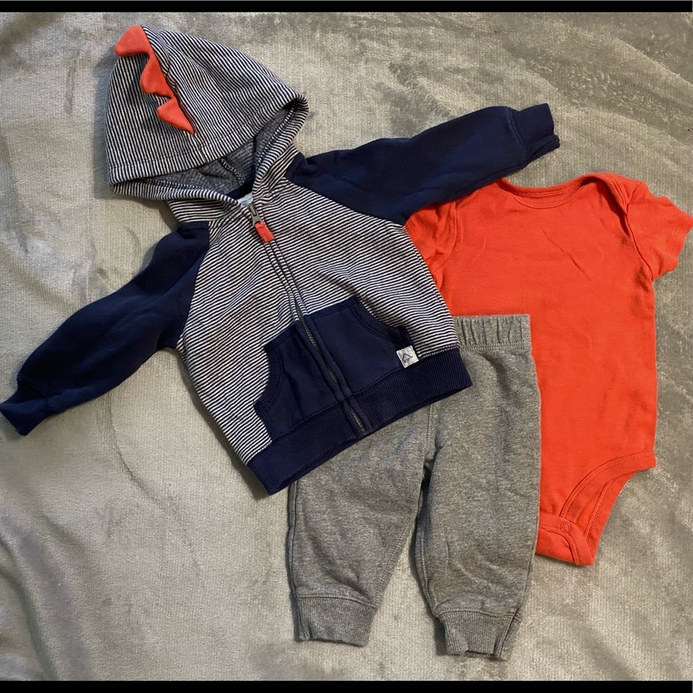 6M Carter’s 3pc set. EUC